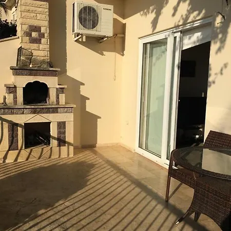 Villa Luxury In Gold City