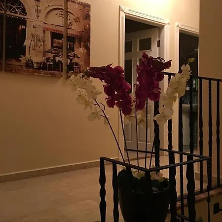 Luxury In Gold City Villa